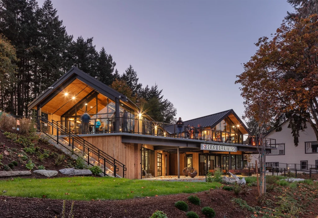 Thermory Benchmark Clear Pine and Pine on 7 Seas Brewing building