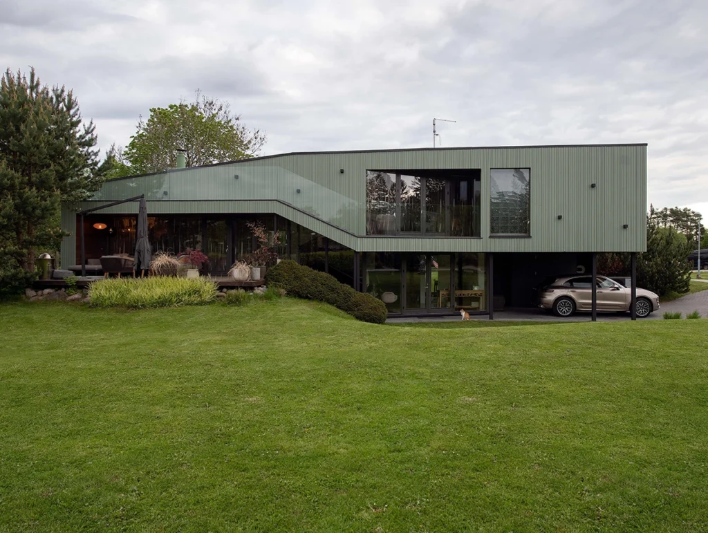 Custom colored home with Vivid by Thermory