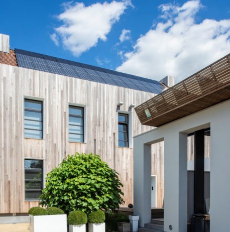 Thermory_Gallery_Cladding_Ash_Architect-Showroom-Belgium_1-650x650