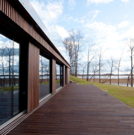 Thermory_Gallery_Cladding_Ash_Lake-Home_4-650x650