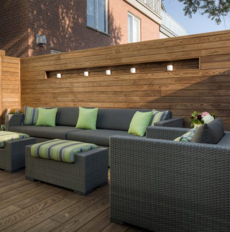 Thermory_Gallery_Decking-Cladding_Ash_Hobson-Bowen_2-650x650